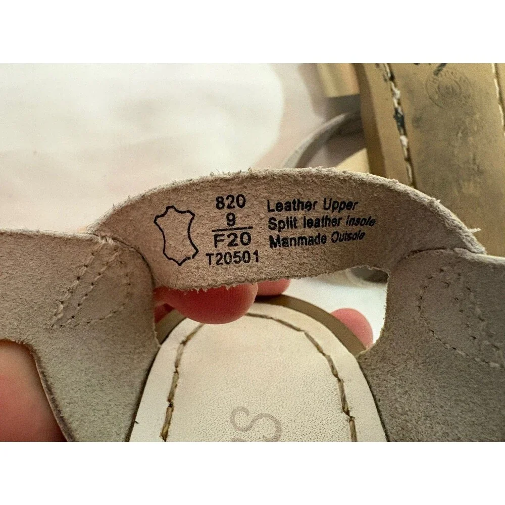 Original/Authentic Salt Water Sandals by Hoy Kid Size 9 Gold